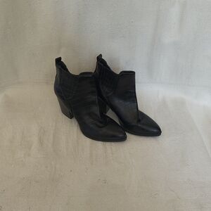 Women's Size 6.5 Indigo Rd Croc-Embossed Blk Ankle Boots With 3.5" Wedge Heels